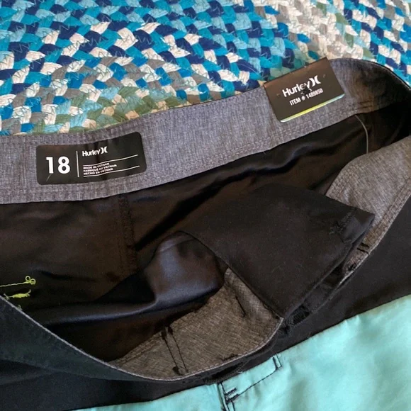 NWT Hurley Boys color block BoardShorts size 18 - Picture 4 of 6